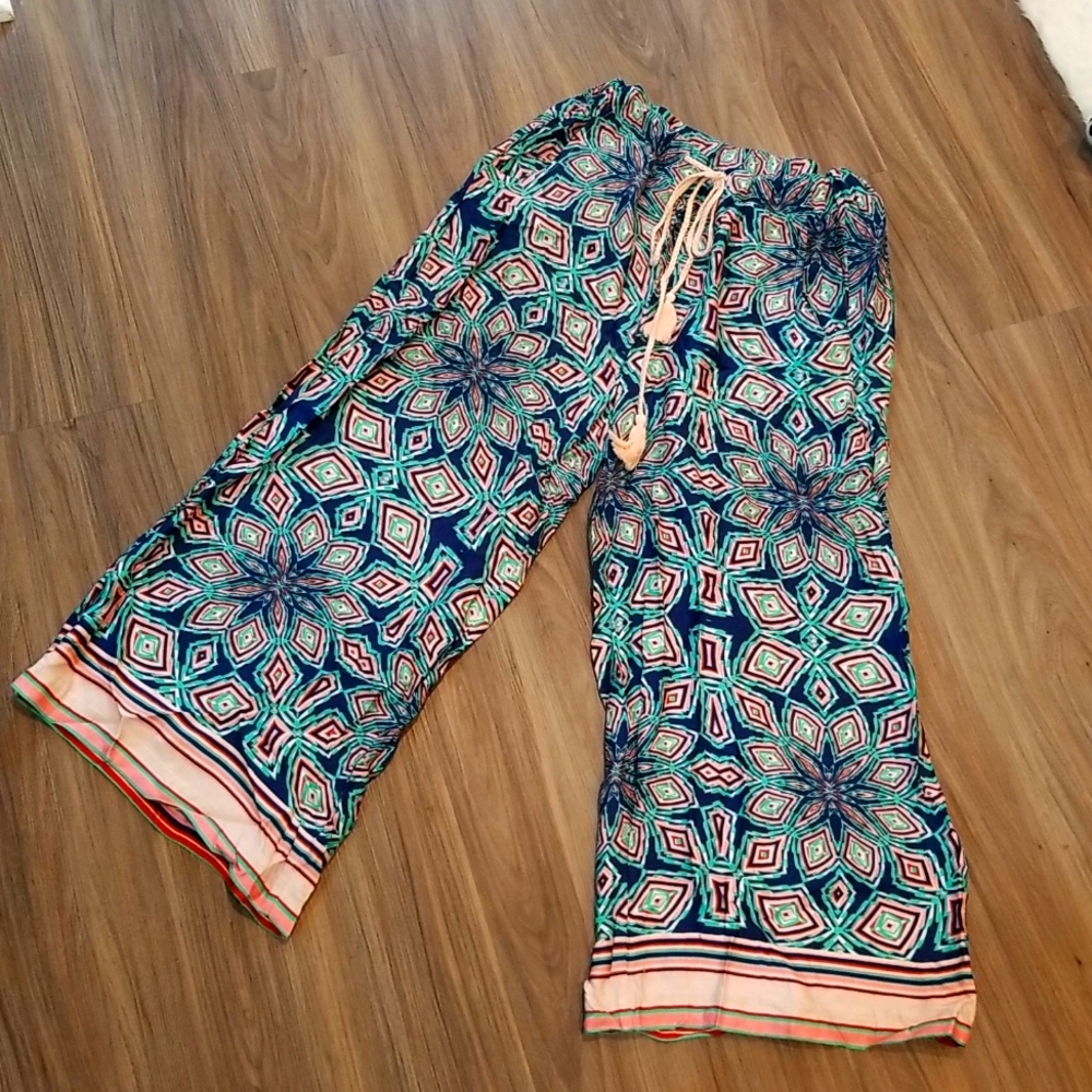 Democracy. Size S. Multi colored